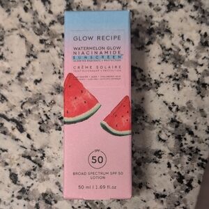 Glow Recipe Watermelon Glow Niacinamide Sunscreen SPF 50 - Pink and Blue